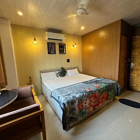 Nomads House Hostel Dehradun Exterior photo