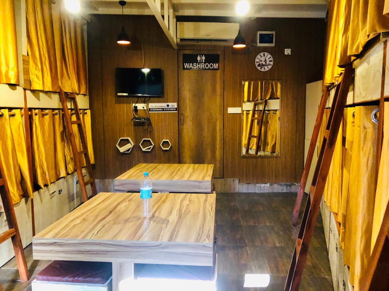 Nomads House * Dehradun